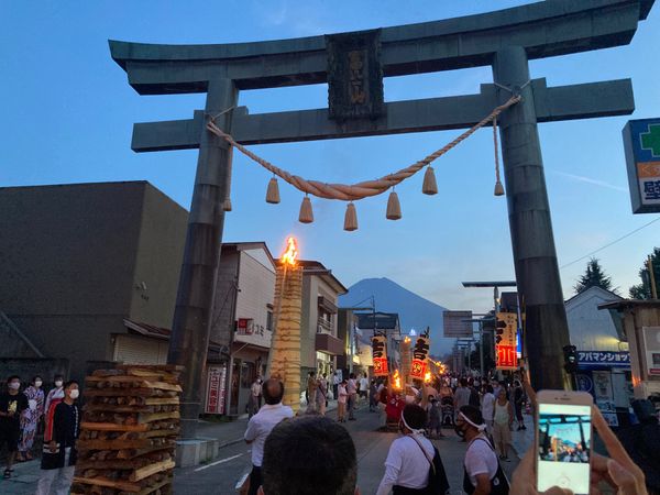 日本・静岡県「出稼ぎついでの小旅行」の写真：吉田の火祭り