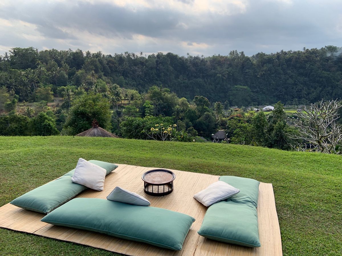 アヤナと正反対に静かで落ち着くホテルでした！部屋にテレビもなく、人も少ない...