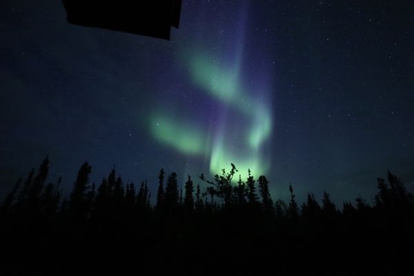 カナダ「イエローナイフ」の写真：3日目のオーロラは雲が多く、前日の様には...