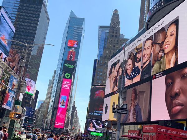 アメリカ(米国)「ニューヨーク」の写真：イエローナイフから飛行機を乗り継いでニュ...