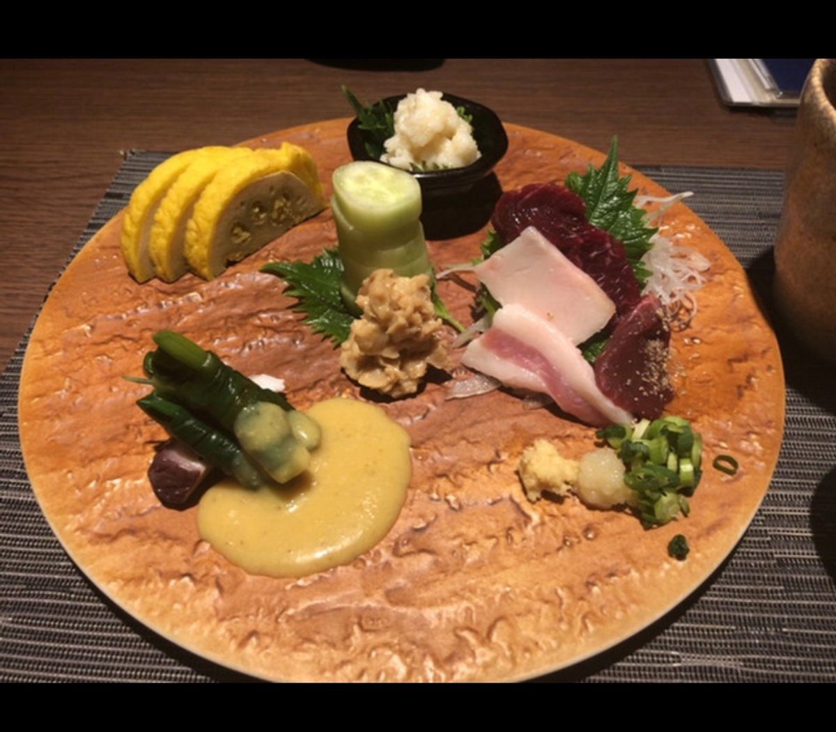 熊本到着は夜遅くになりましたが、郷土料理が食べられる居酒屋を探して舌鼓。