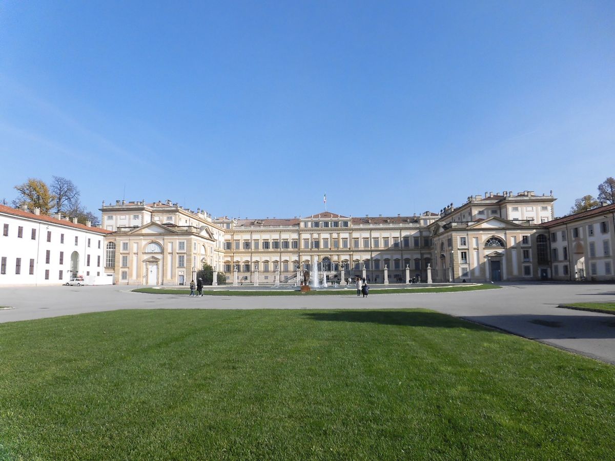 モンツァといえばサーキットですが、車に全く興味がない私は史跡巡りです。
豪...