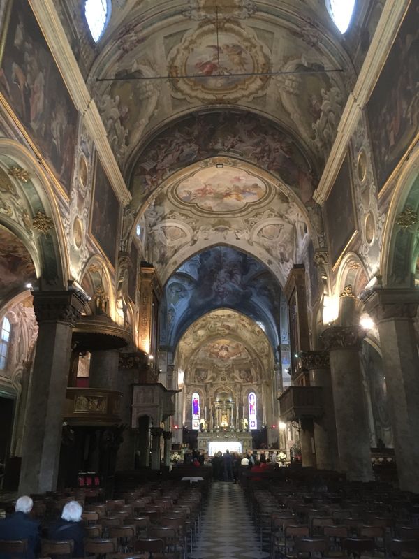 イタリア・モンツァ「イタリアの思い出」の写真：モンツァといえばサーキットですが、車に全...