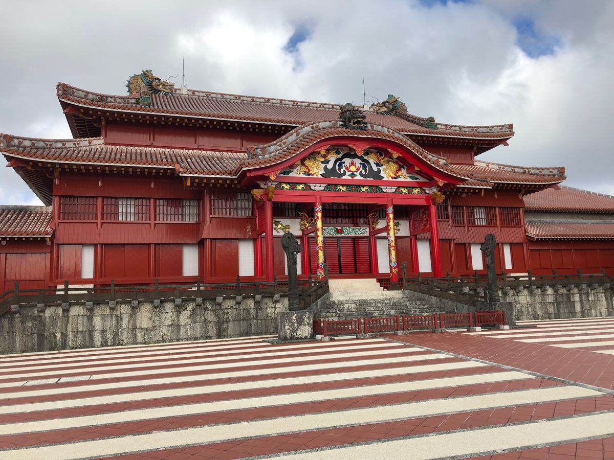 イラブチャーの握りが印象的
首里城の復興を願ってます