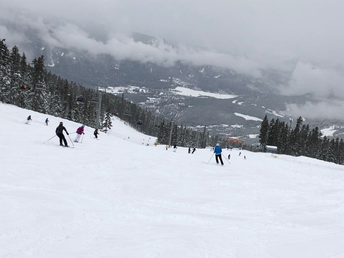 ウィスラー⛷来ちゃったよ〜
大きいスキー場でした♪雪質も抜群
スキーあとの...