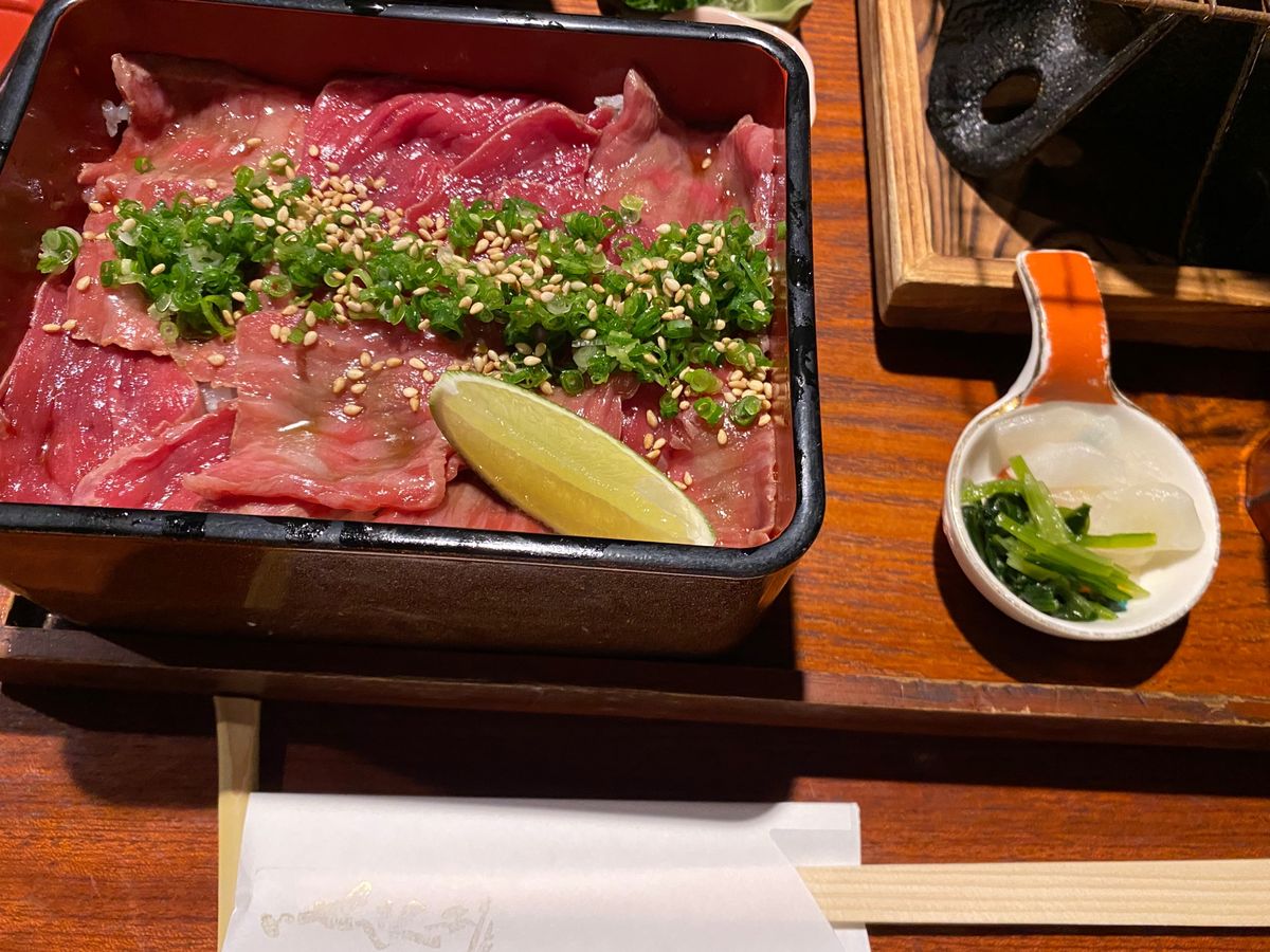 松坂牛！

津駅のいせもん本店さんでいただきました！