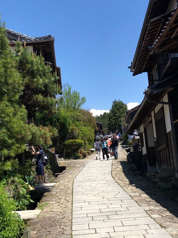 日本・長野県「馬籠妻籠〜古き良き日本の文化からの昼神温泉」の写真：馬籠〜暑かった
