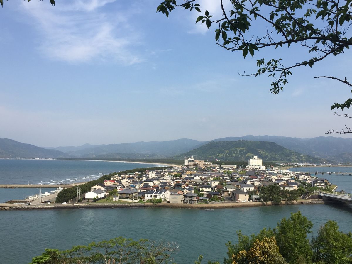 行くなら佐賀市内より唐津かな。