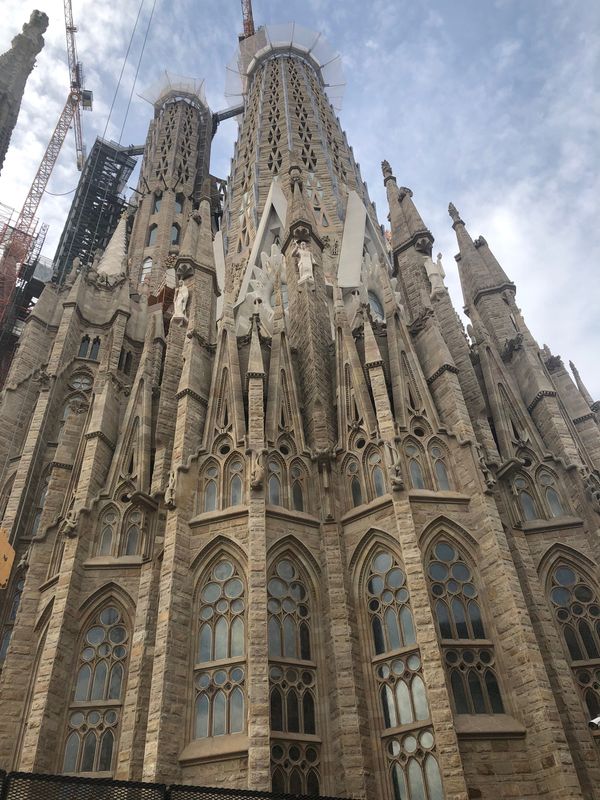 スペイン・バルセロナ「スペイン」の写真：念願のサグラダファミリア！
外観は意外と...