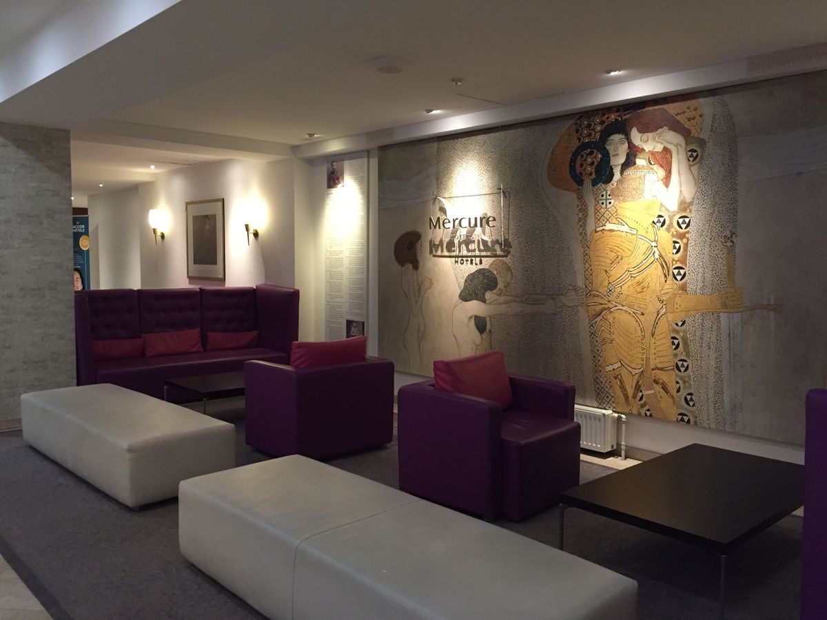 初めての一人旅なので、
リムジンバス乗り場から徒歩圏内の
リーズナブルなホ...