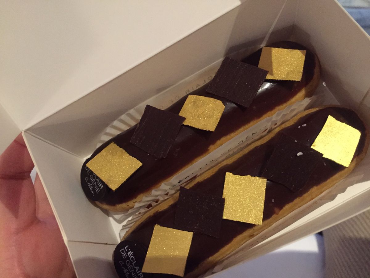 La Maison du Chocolat 。
平日の朝から並んでるなんて...