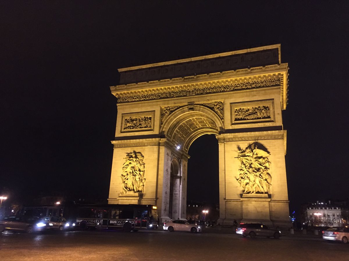 写真で見てたXmasのシャンゼリゼ通り。