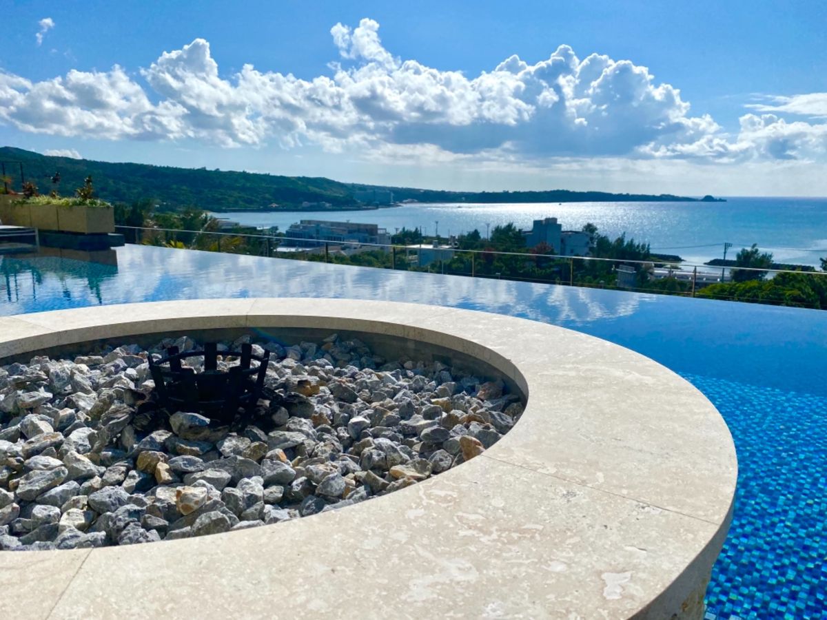 HIYORIオーシャンリゾート沖縄

プールからの眺め最高だった！
プール...