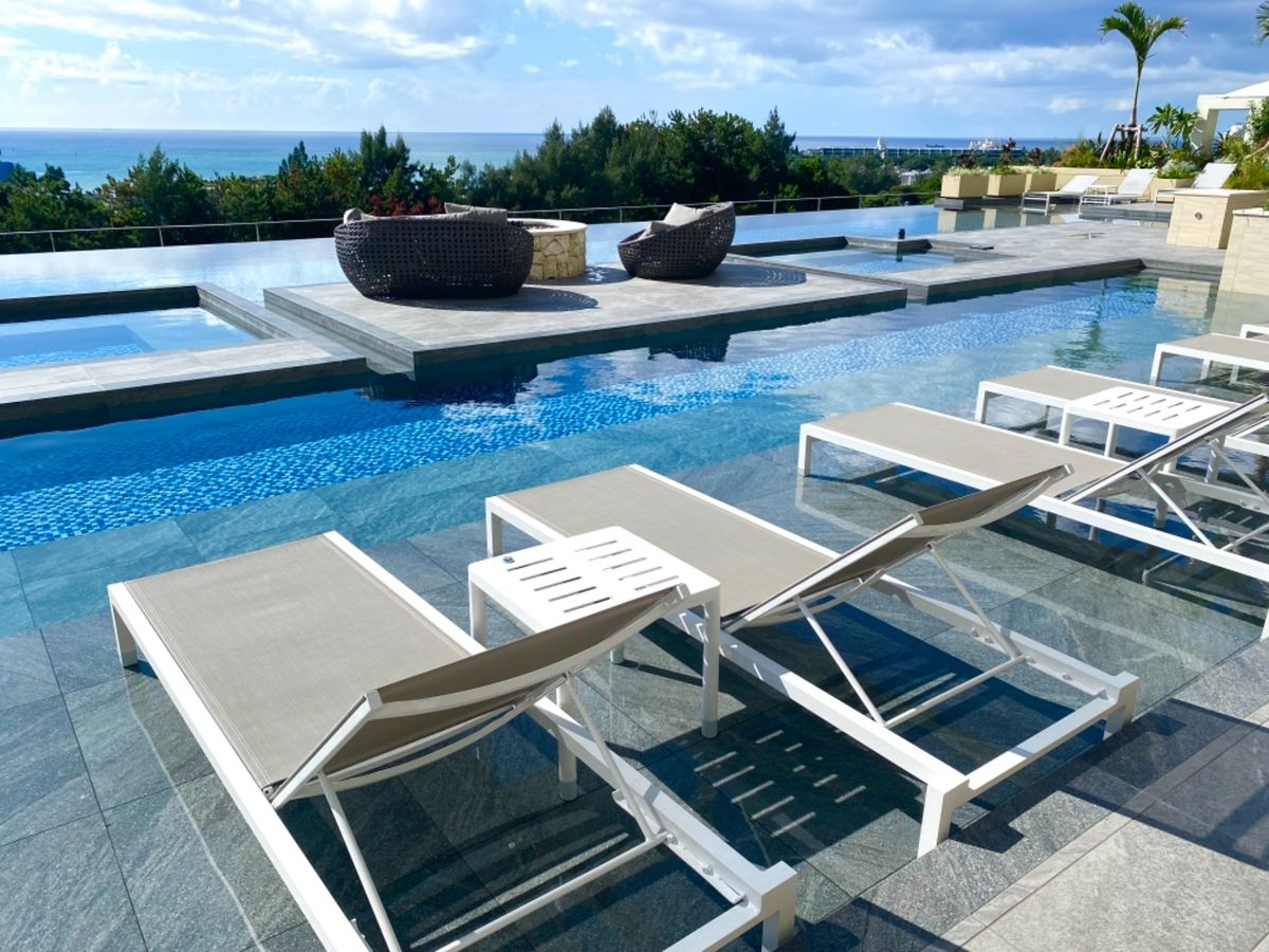 HIYORIオーシャンリゾート沖縄

プールからの眺め最高だった！
プール...