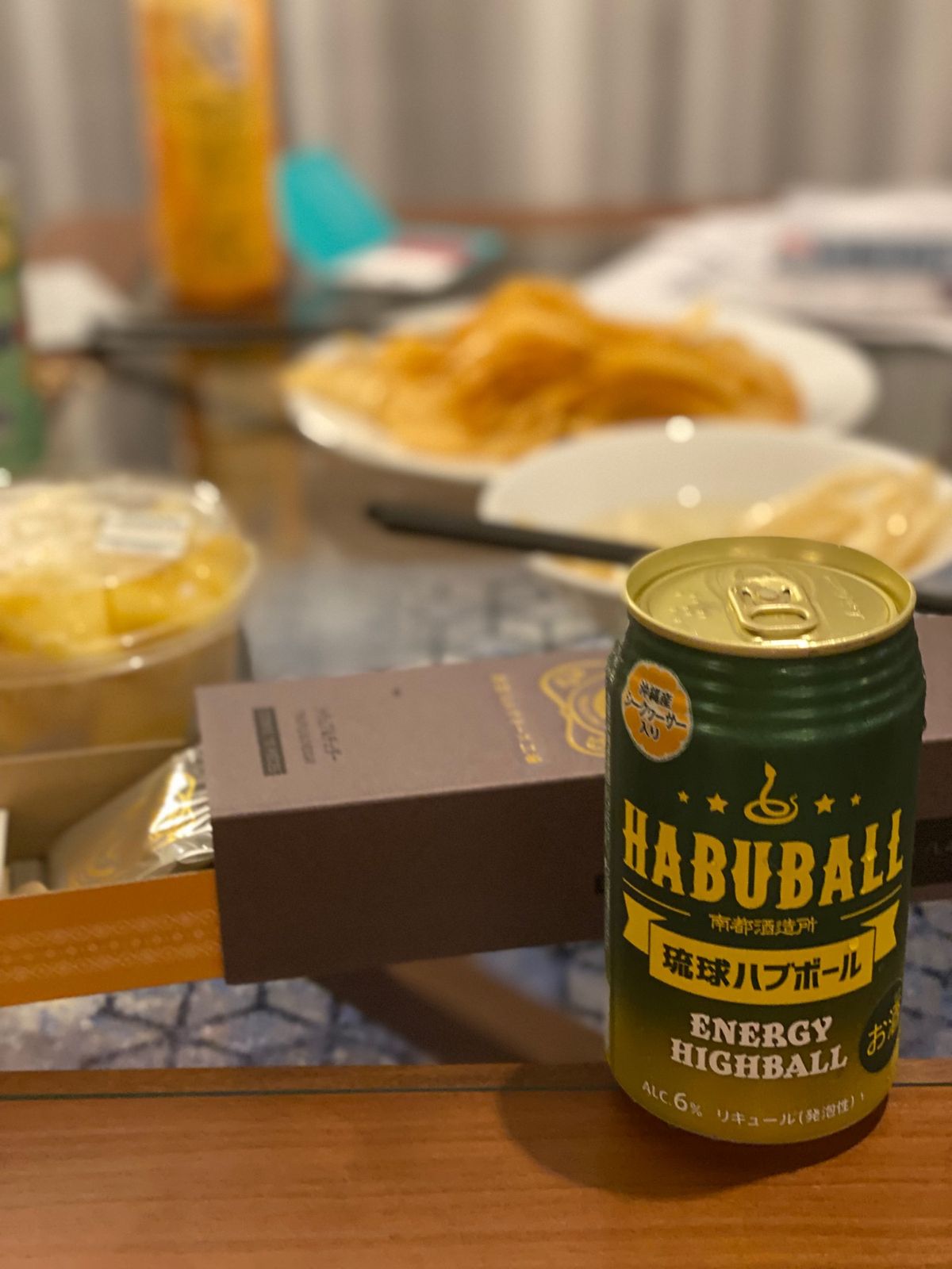 レストランでお酒提供できないので
コンビニでお酒買って
お部屋で2次会🍻
...