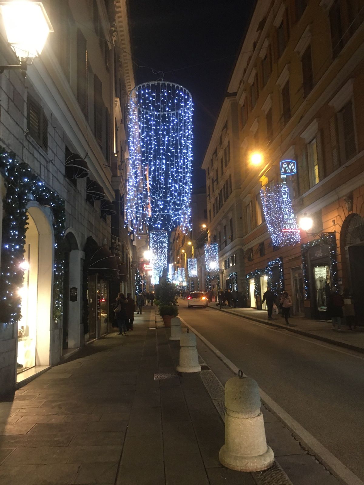 クリスマス前のジェノヴァ