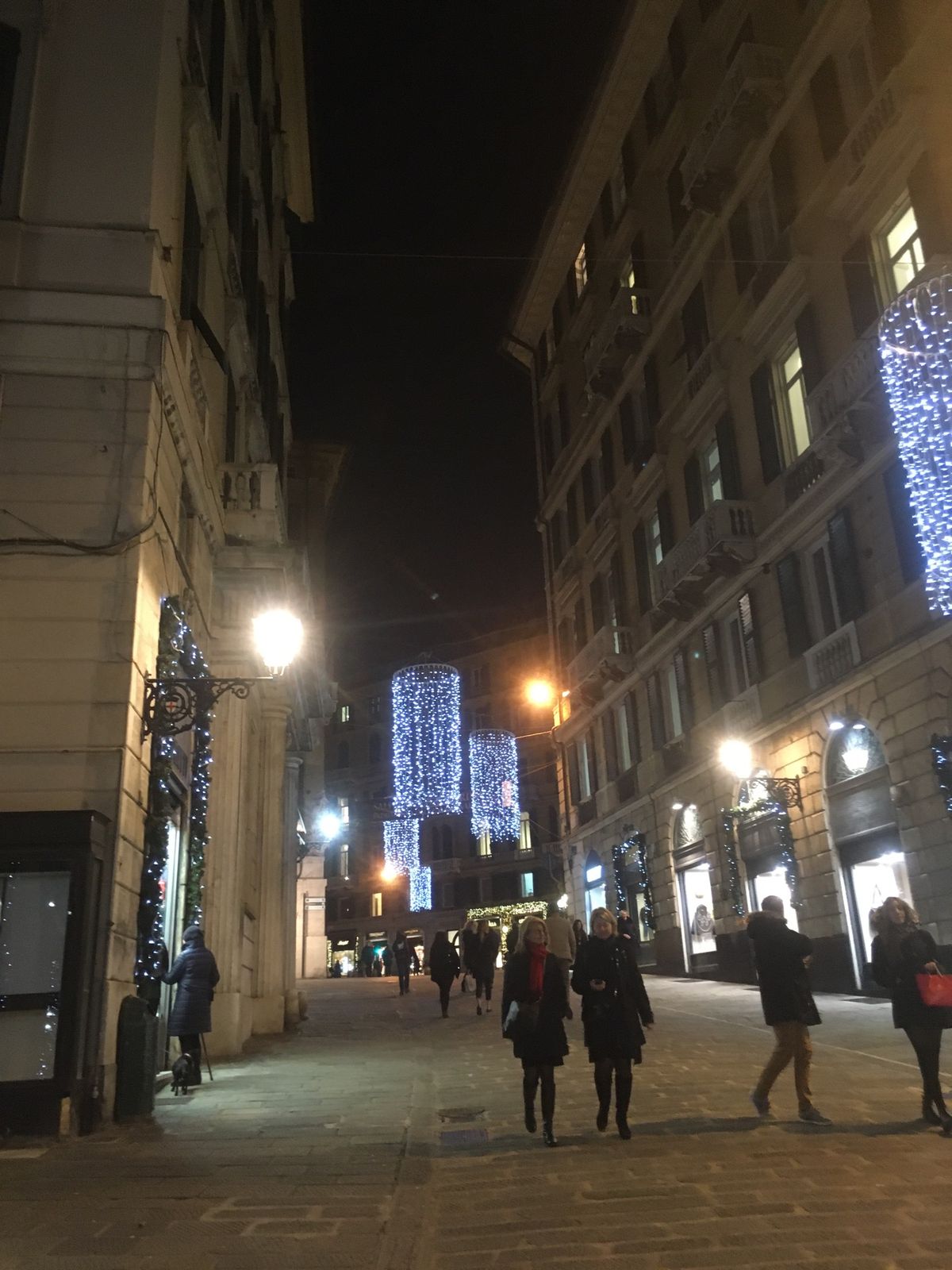 クリスマス前のジェノヴァ