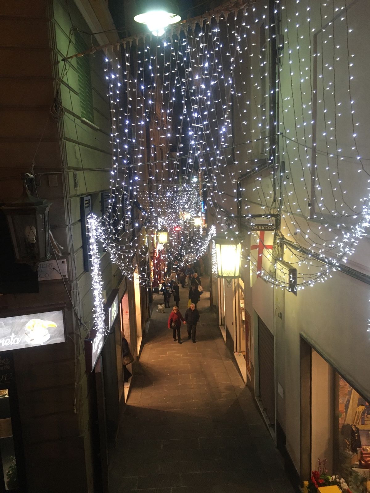 クリスマス前のジェノヴァ