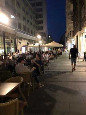 ベオグラードの夜
ベオグラードは、バルカン半島の中では、かなり都会っぽいか...