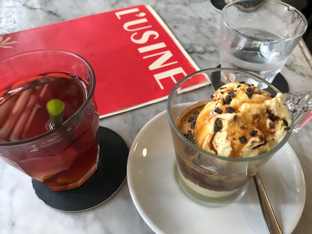 カフェ巡り。
古いビルをリノベしたカフェやショップが人気らしいのだが、正直...