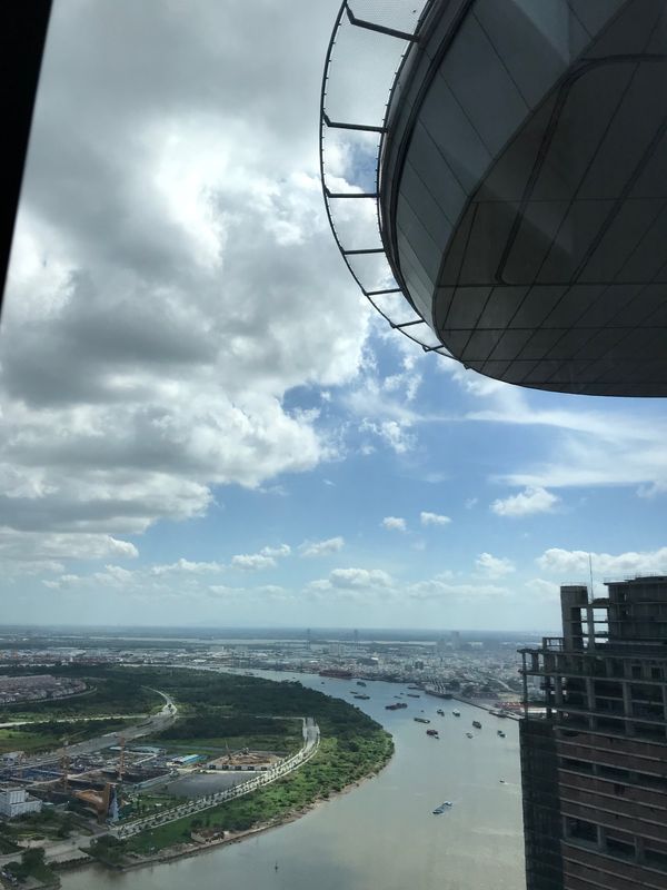 ベトナム・ホーチミン「ホーチミン５日間」の写真：前回建設中だったサイゴン・スカイデッキに...