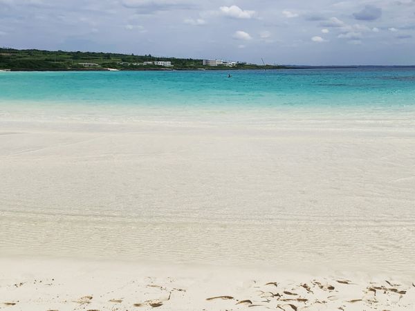 日本・沖縄県「沖縄　宮古島へ」の写真：下地空港近くの渡口浜へ。
日本とは思えな...