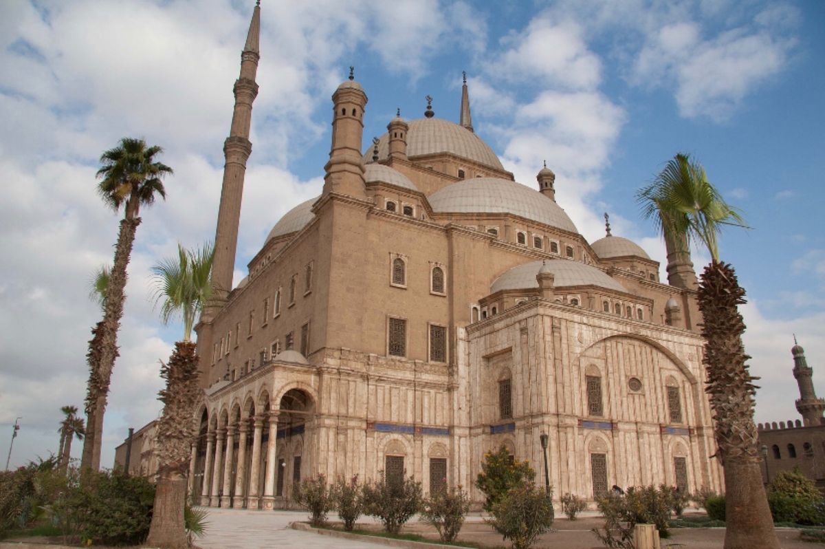エジプト
●アレキサンドリア　カイトベイ要塞
●エジプト考古学博物館の池に...