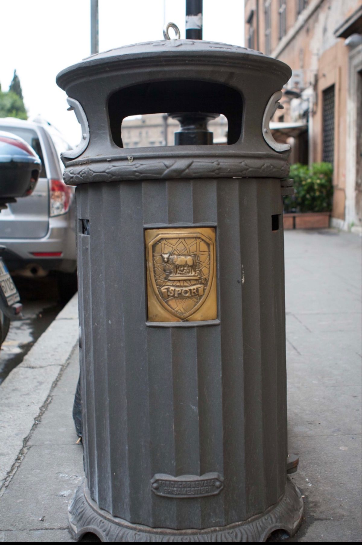 イタリア　ローマ
●この青を見て、青色が好きになった。ヨーロッパはなかなか...