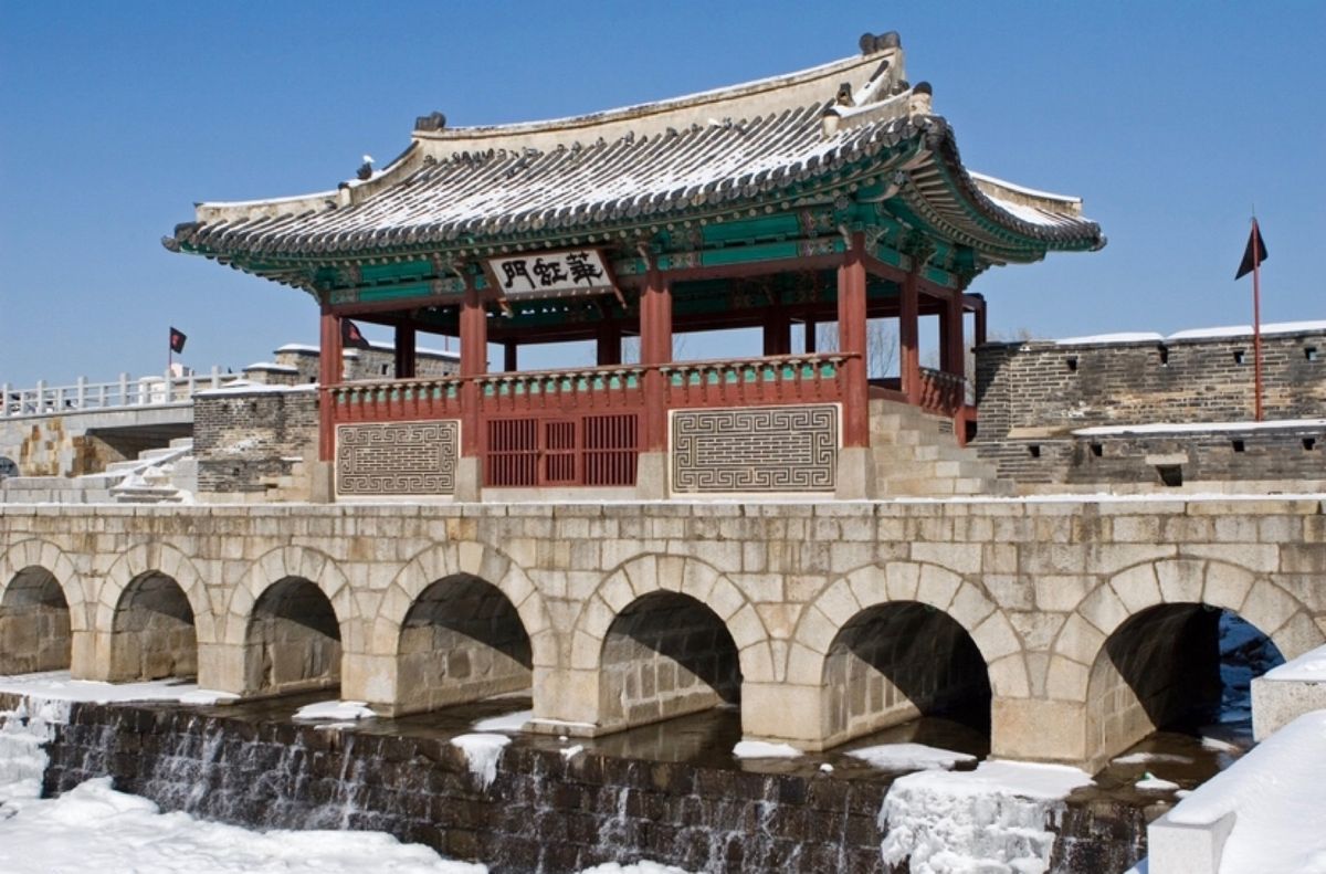 ●昌徳宮（世界遺産）
●光化門広場　世宗大王銅像
●朝鮮王陵40基　宣陵・...