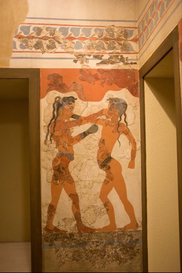 ギリシャ・アテネ「ギリシア遠征」の写真：ギリシャ　アテネ
●サントリーニ島で発見...