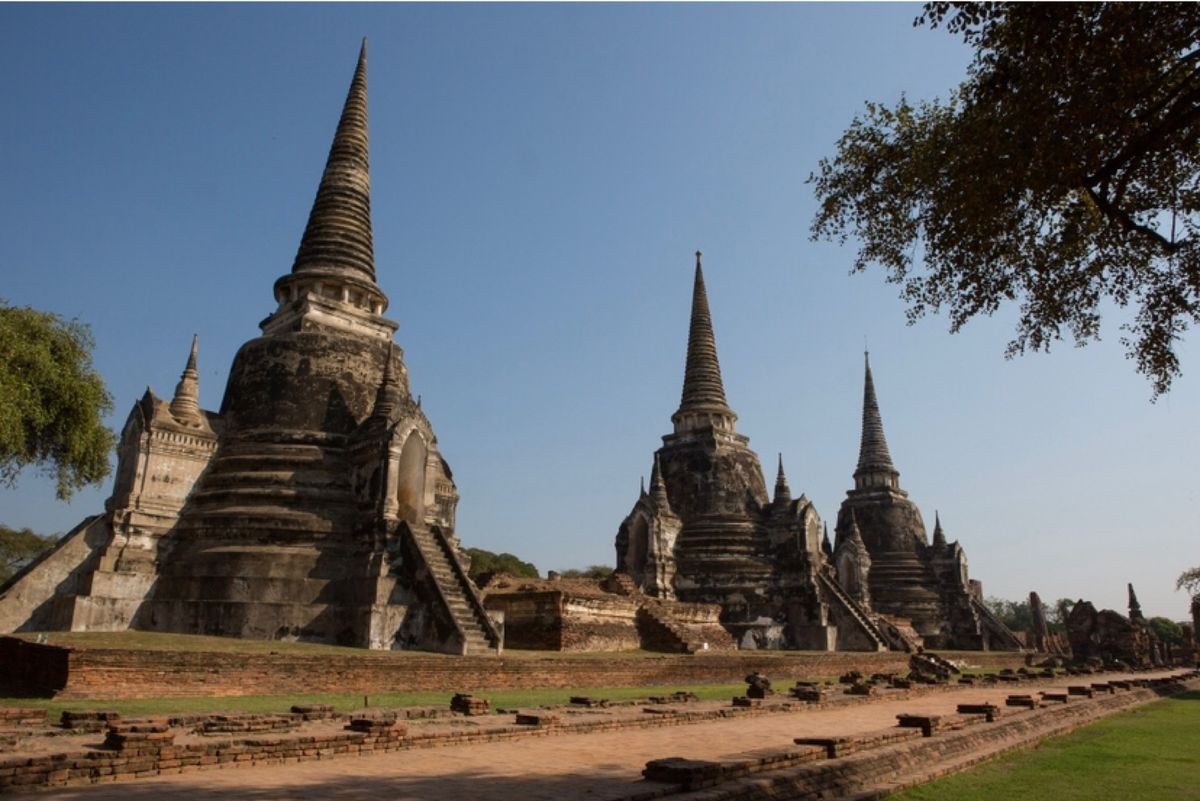 ●バンコク　ワット・ポー
●アユタヤ　ワット・プラシー・サンペットの3基の...