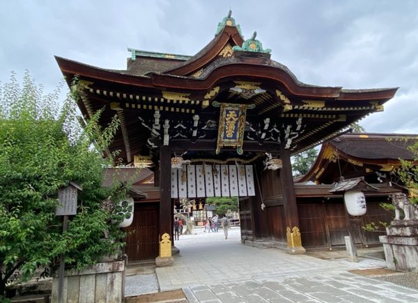 日本・京都府「ちょろっと京都」の写真：●北野天満宮
●北野天満宮の朱い橋
●北...