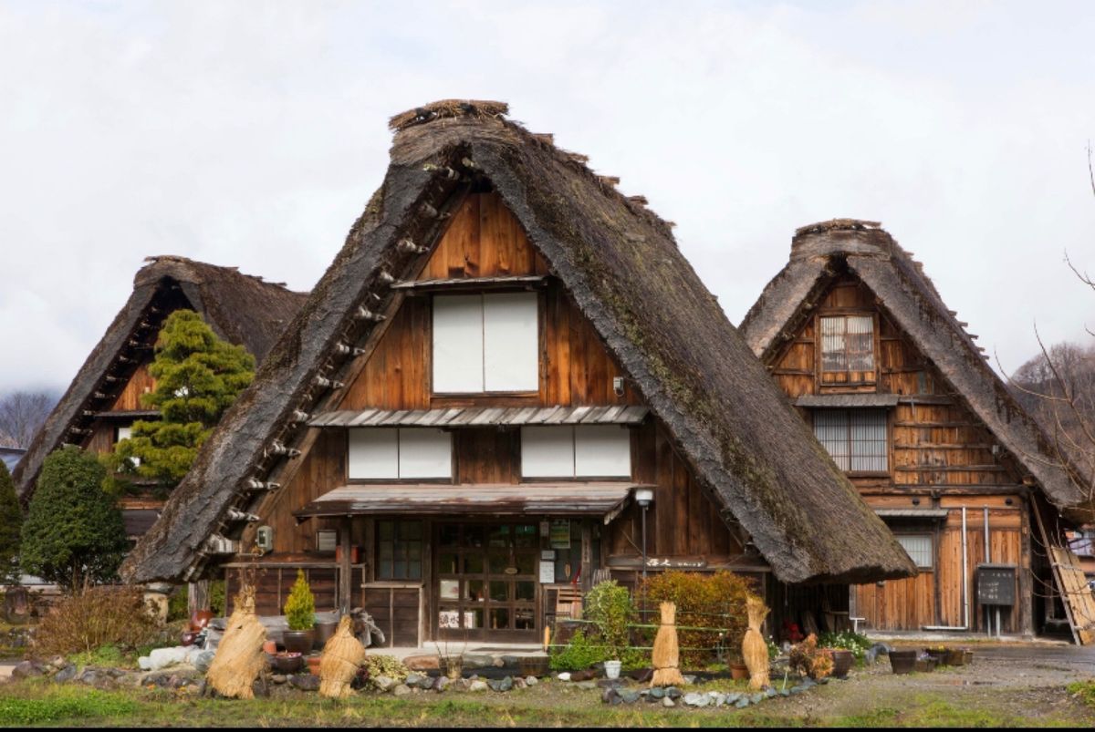 ●白川郷の全景
●白川郷の家々

２回目の白川郷。飛騨高山まで来たので、ち...
