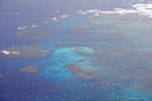 宮古島
●東平安名崎の灯台
●機上から見た宮古島の海
●砂山ビーチ
●砂山...
