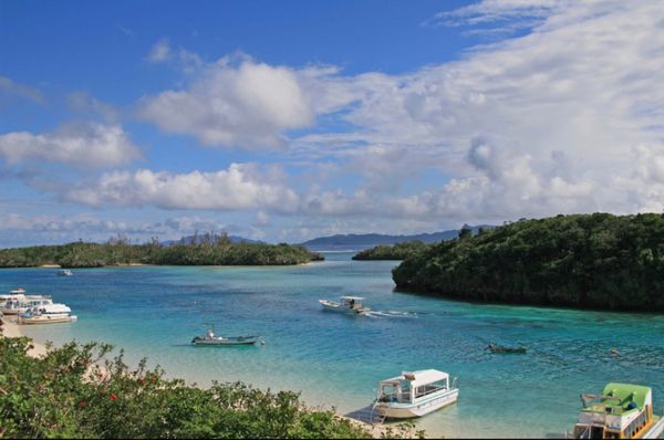 日本・沖縄県「八重山列島遠征」の写真：八重山列島
●石垣島　川平湾
●石垣島　...