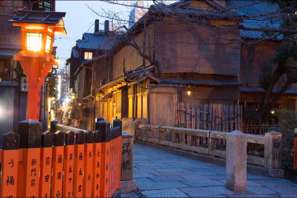 京都
●銀閣寺
●銀閣寺の風紋
●巽橋の夜景
●辰己大明神の夜景
