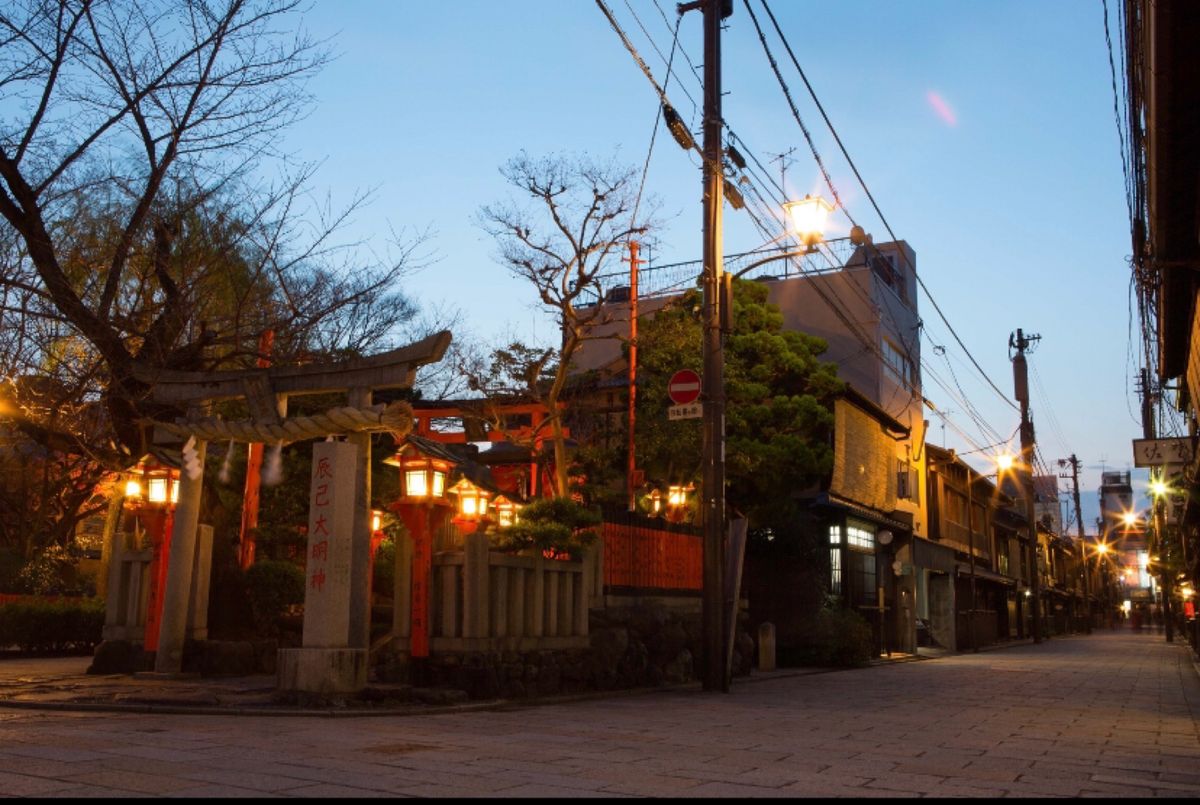 京都
●銀閣寺
●銀閣寺の風紋
●巽橋の夜景
●辰己大明神の夜景
