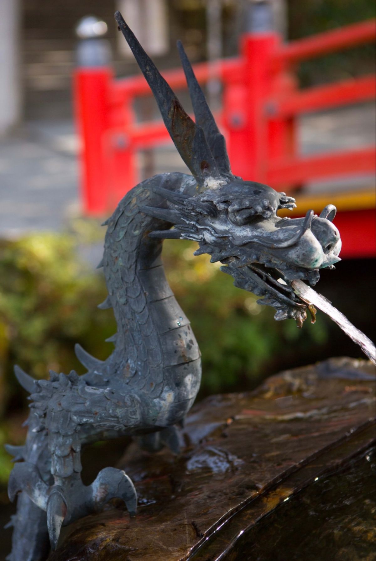 奈良県吉野郡天川村
●天河大辨財天社
●天河大辨財天社の手水の龍
奈良県明...