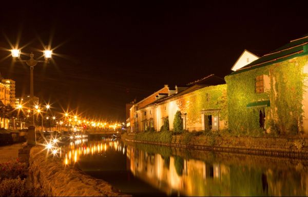日本・北海道「札幌・小樽」の写真：小樽
●小樽運河の夜景
●北海道大学の道...