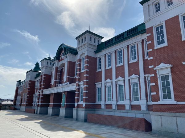 日本・埼玉県「日帰り　深谷散歩」の写真：埼玉県深谷市
●JR深谷駅
●駅前の渋沢...