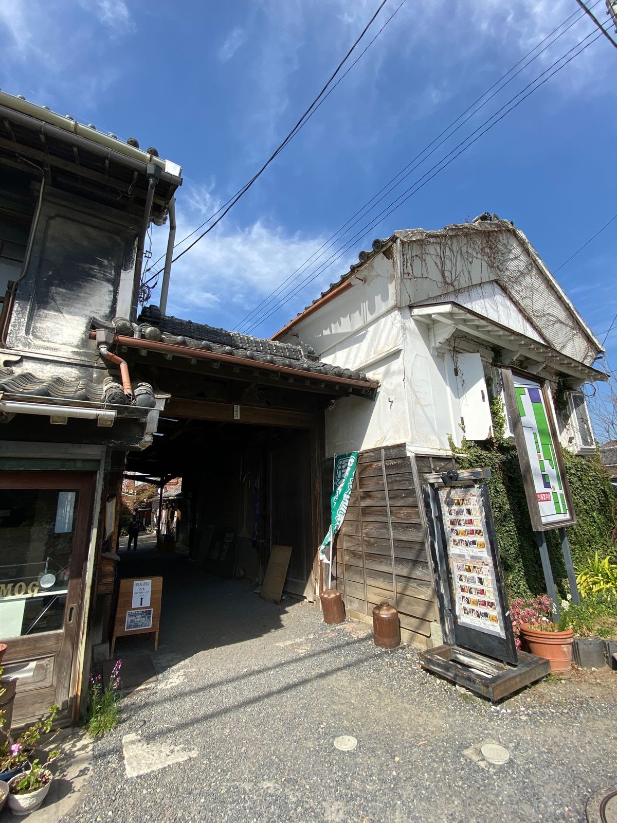 埼玉県深谷
●レトロな町並みの入り口
●古民家
●レトロな酒場
●梅の花
...