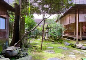 大友楼

ランチでは茶そばを食べて
濃厚抹茶わらび餅ドリンクをテイクアウト...