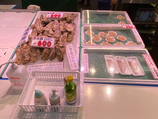 日本・金沢「食べ物が楽しみすぎる金沢出張」の写真：近江町市場

飛行機乗る前に市場に駆け込...