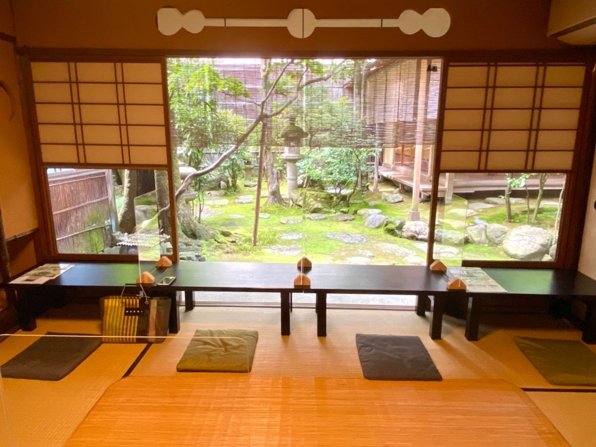 大友楼

ランチでは茶そばを食べて
濃厚抹茶わらび餅ドリンクをテイクアウト...