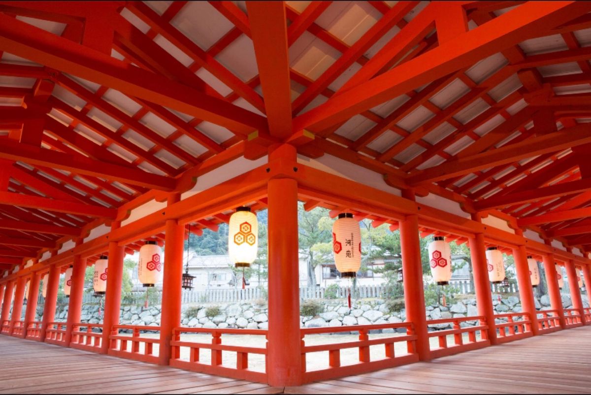 広島県宮島　厳島神社（世界遺産）
●宮神社と五重塔（世界遺産）
●大鳥居（...