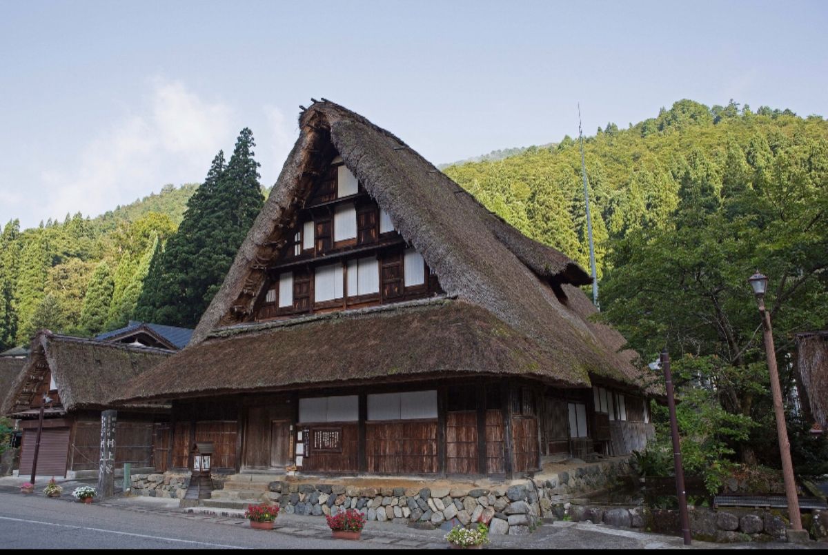 五箇山（世界遺産）
●菅沼の風景
●菅沼の集落
●合掌造りの屋根裏
●村上...
