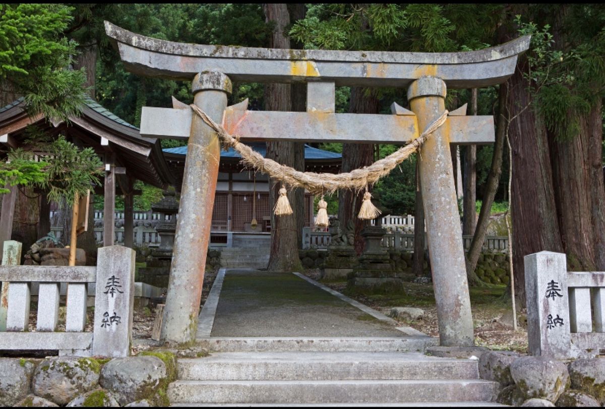 五箇山
●上梨の白山宮
●白山宮の手水の龍
●庄川にかかる鉄橋
●菅沼の田...