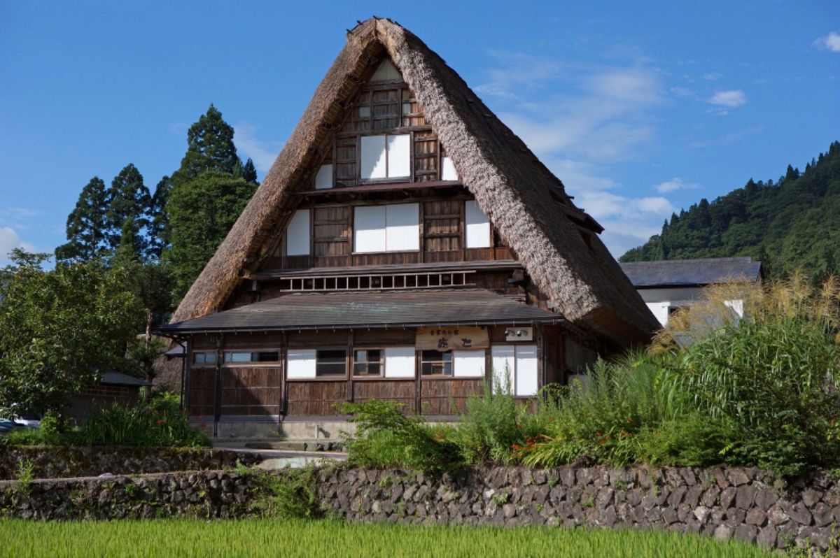 五箇山（世界遺産）
●相倉週楽
●相倉集落
●相倉集落の合掌造り
●咲いて...