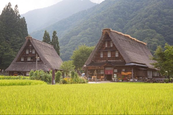 日本・五箇山「五箇山　　世界遺産をめぐる旅」の写真：五箇山（世界遺産）
●菅沼の風景
●菅沼...
