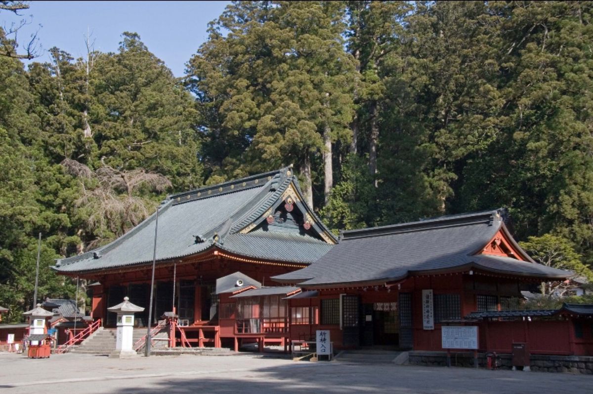 栃木県日光市
●大猷院　相の間と本殿（世界遺産）
●大猷院　皇嘉門（世界遺...